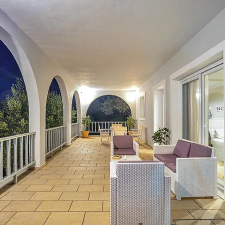 Lioniskari Seaviews - Paxoi's Private Pool Oasis * Porto Ozias