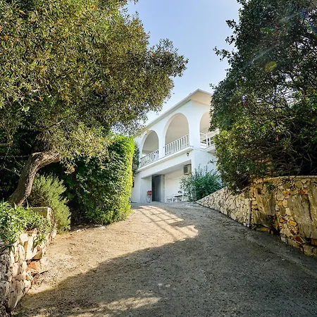 Lioniskari Seaviews - Paxoi's Private Pool Oasis *