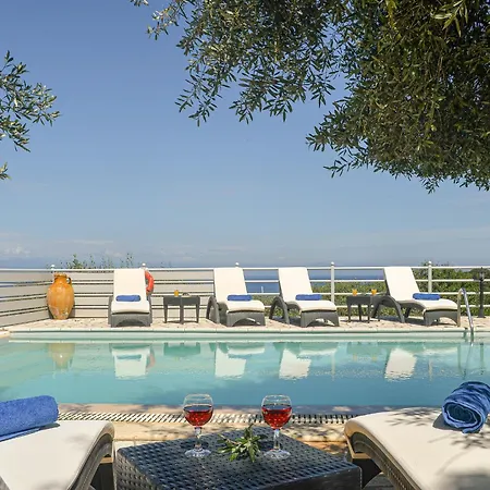 Lioniskari Seaviews - Paxoi's Private Pool Oasis ヴィラ *