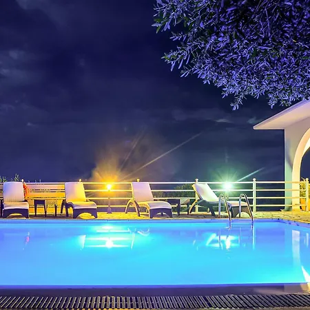 ヴィラ Lioniskari Seaviews - Paxoi's Private Pool Oasis *