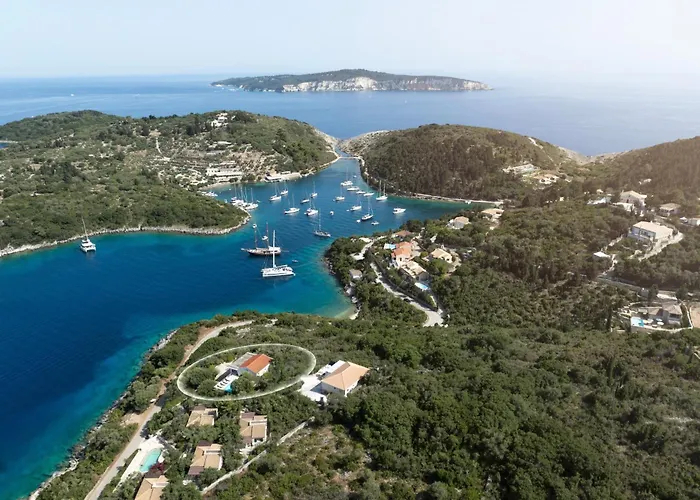 Lioniskari Seaviews - Paxoi's Private Pool Oasis