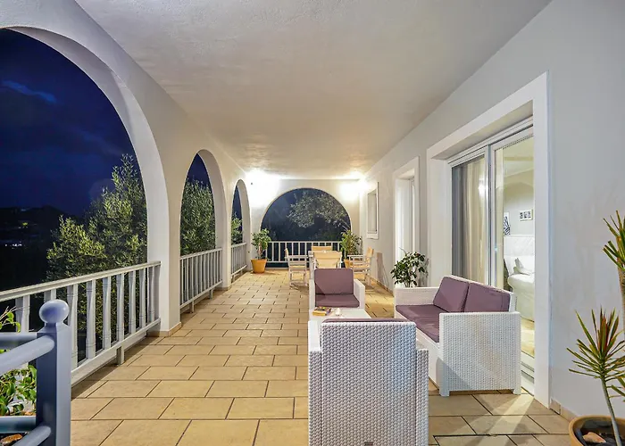 Lioniskari Seaviews - Paxoi's Private Pool Oasis * Porto Ozias