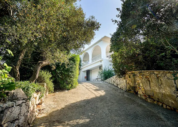 Lioniskari Seaviews - Paxoi's Private Pool Oasis *
